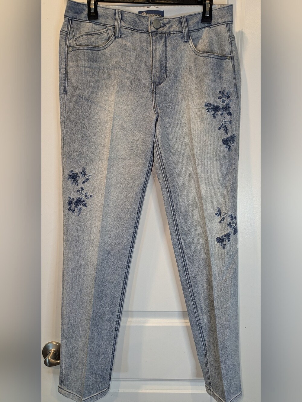 Democracy Absolution Jeans Womens 10 Light Wash Floral Embroidered Slim Straight